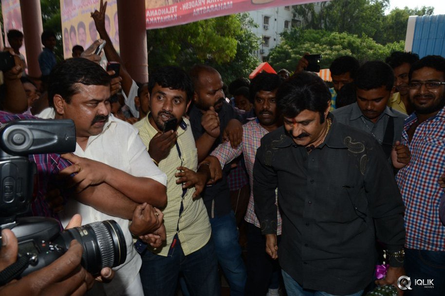 Balakrishna-at-Bramaramba-Theatre-To-Watch-Lion